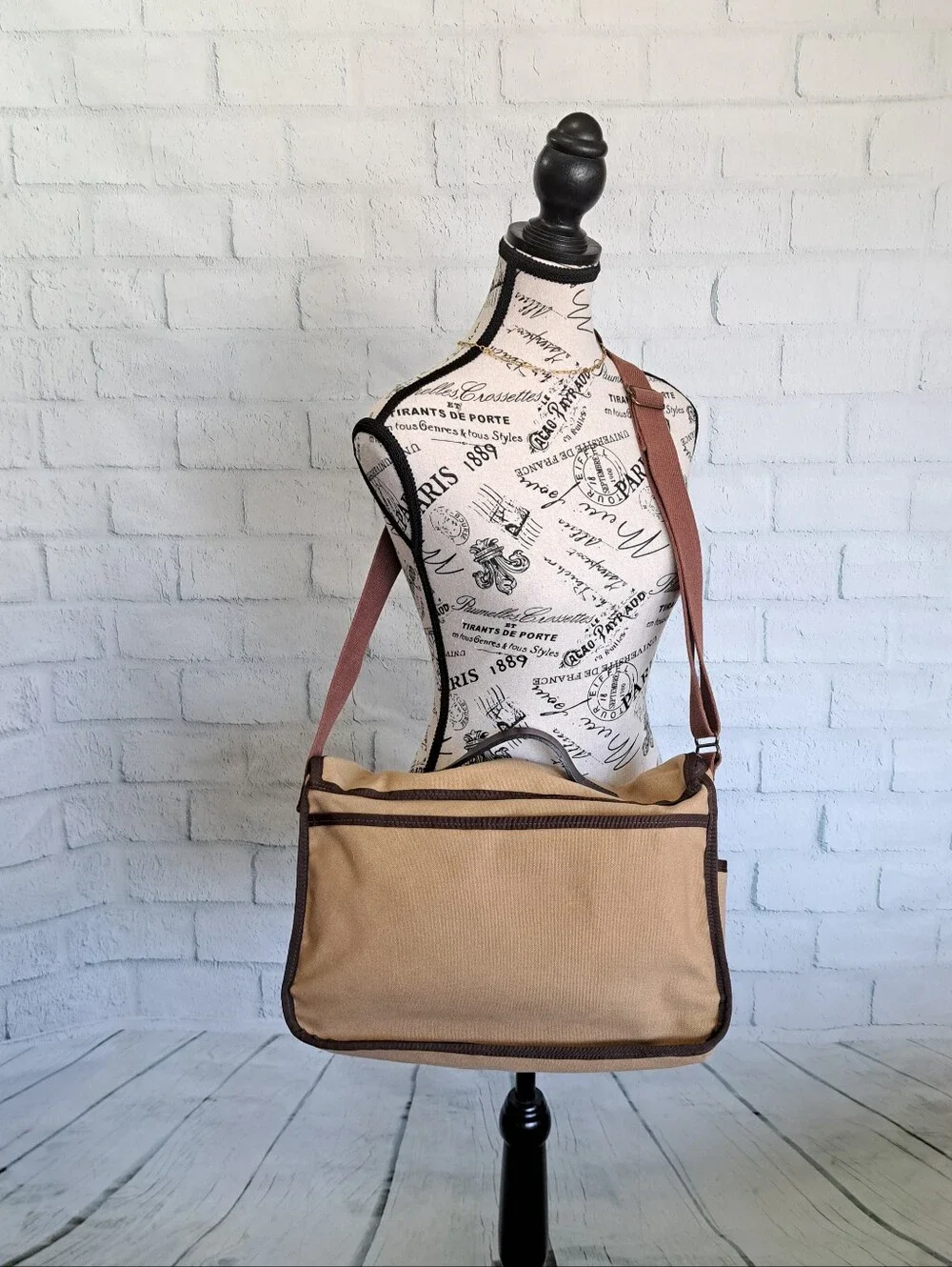 XL Woolrich Canvas & Leather  Messenger Bag